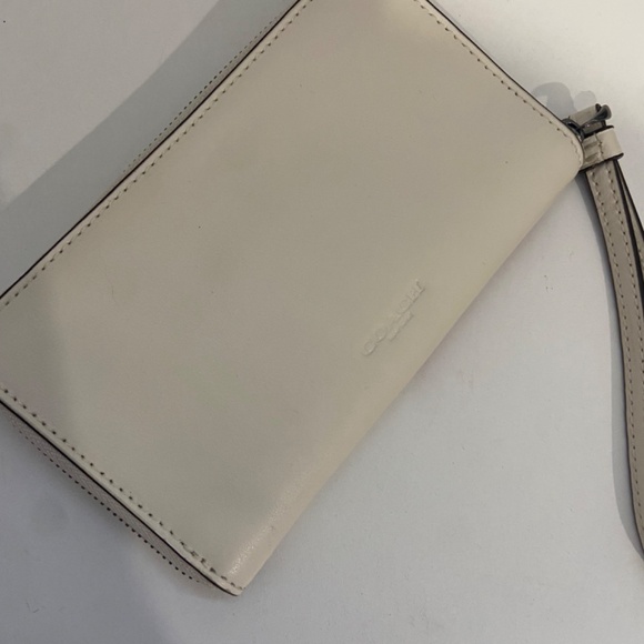 Coach Campbell’s Tomato Soup Small Wristlet - Picture 2 of 3